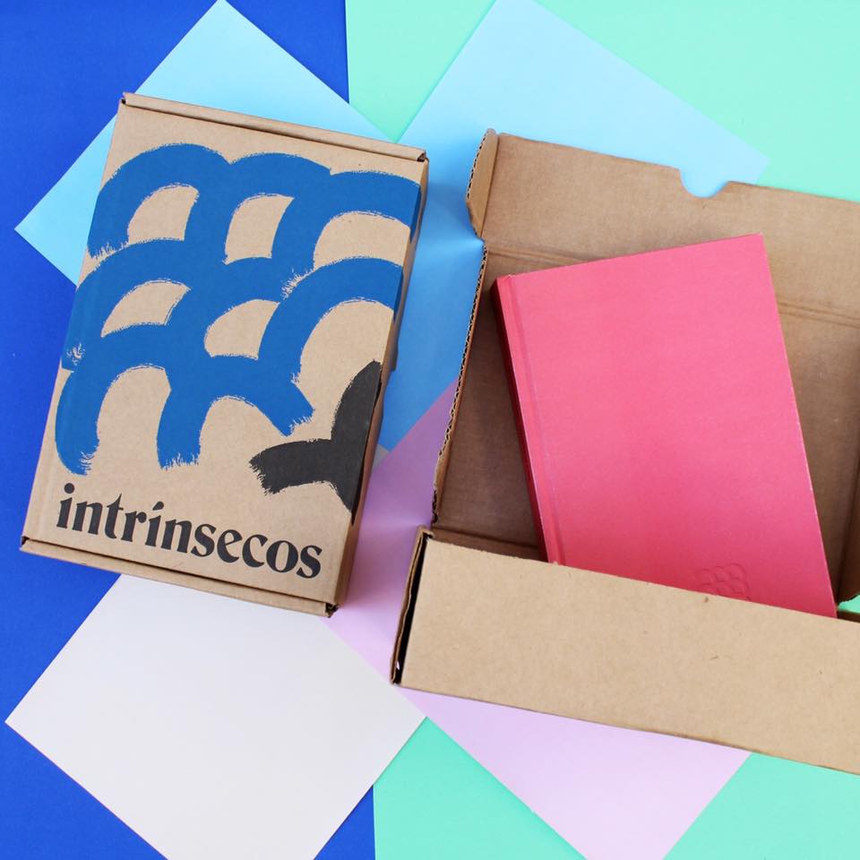 Intrínsecos e os clubes de assinatura de livros